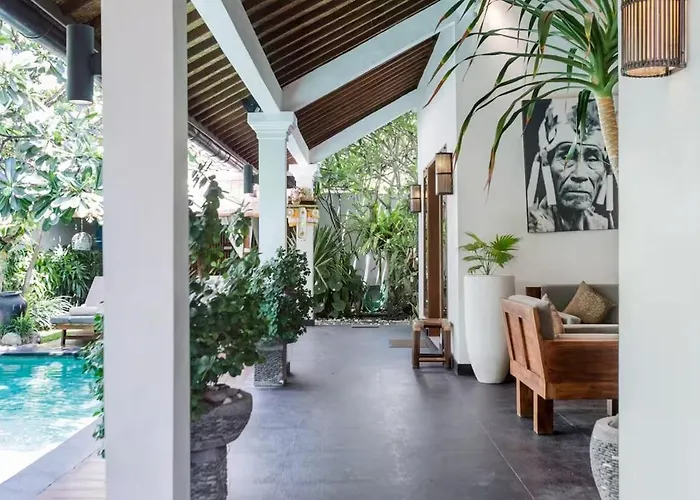 The Clovewood Villa Seminyak